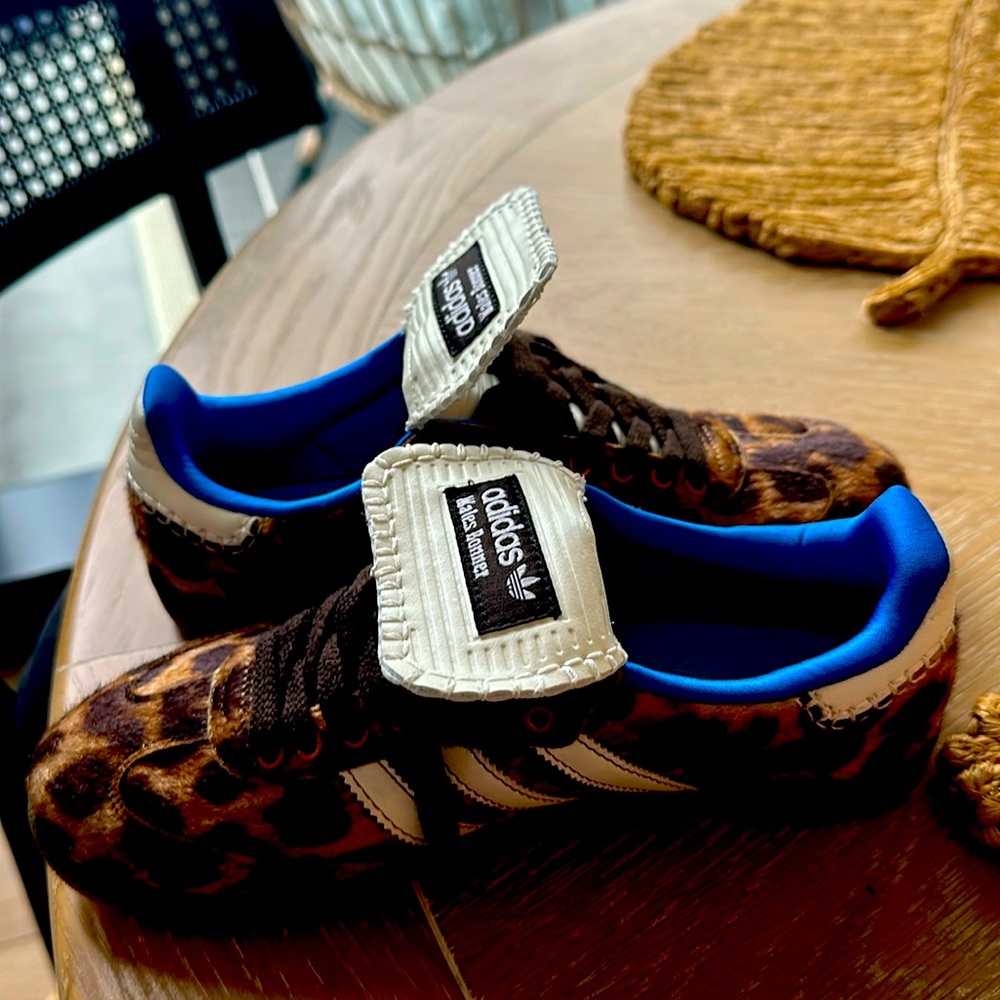 New never worn. Without box. Size 6 1/2